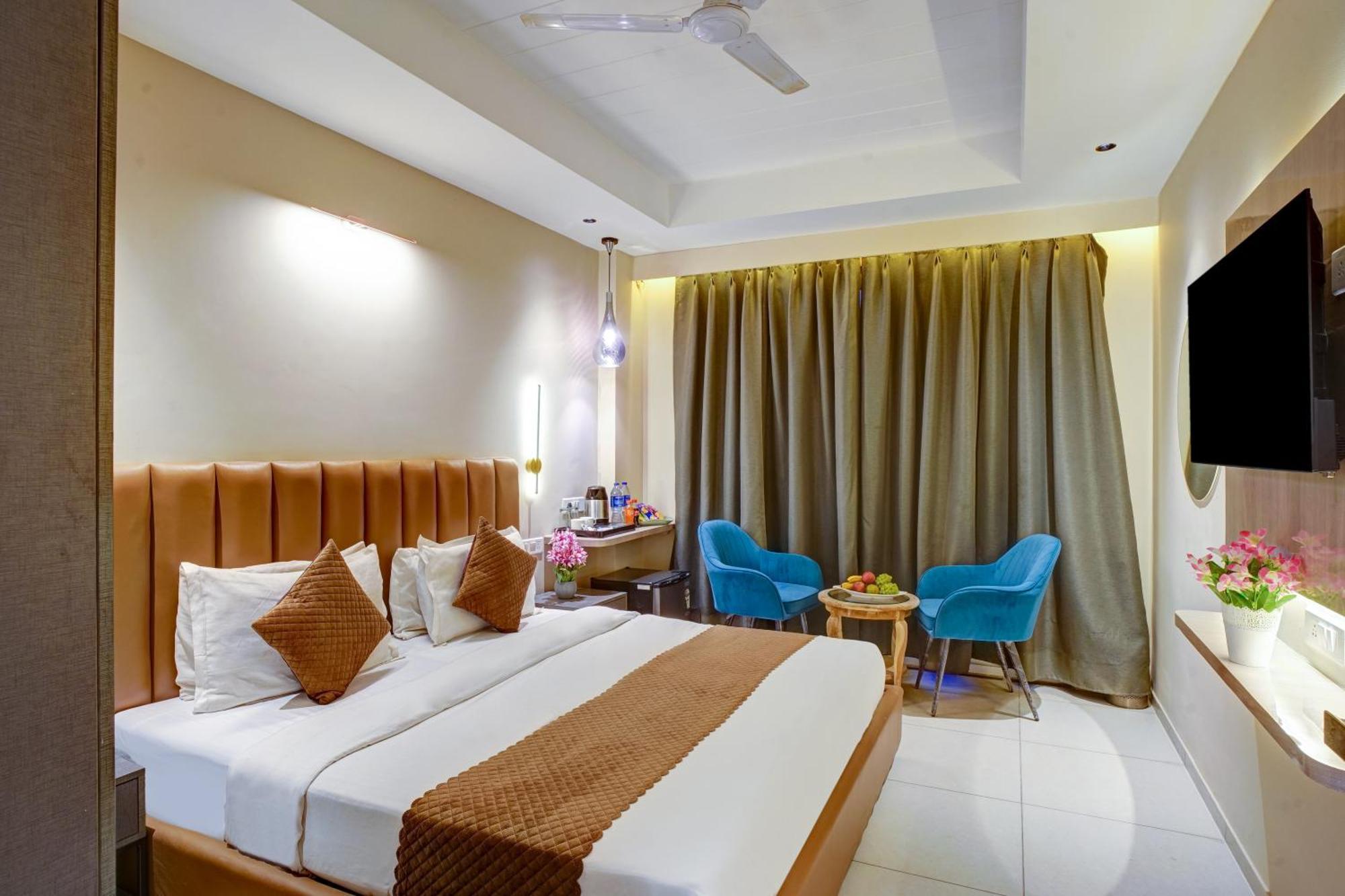 Rjk Stay - Sohna Road & Spaze It Park Gurgaon Esterno foto