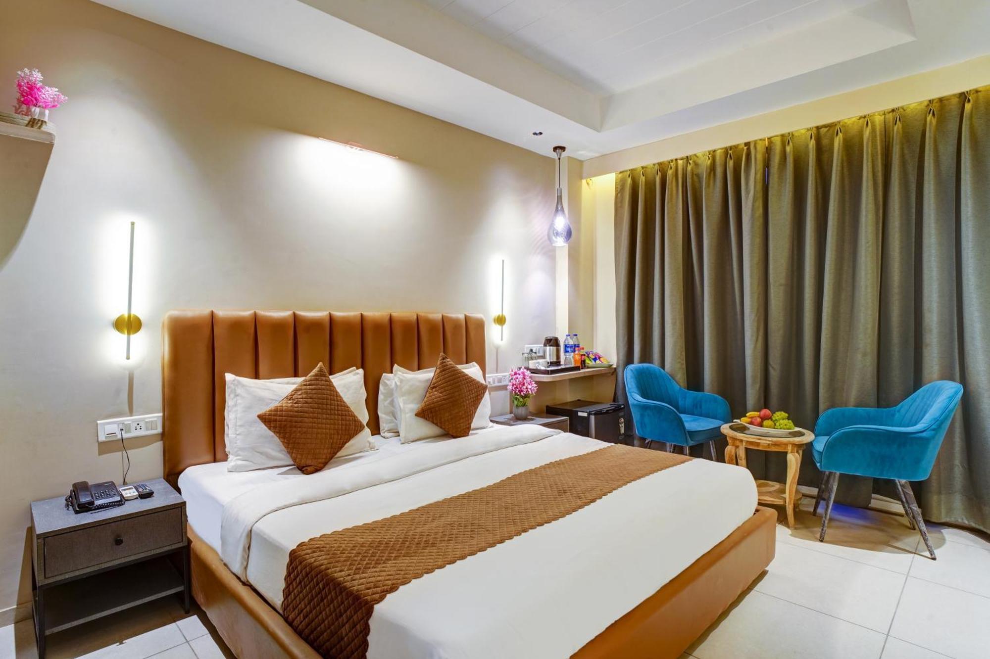 Rjk Stay - Sohna Road & Spaze It Park Gurgaon Esterno foto