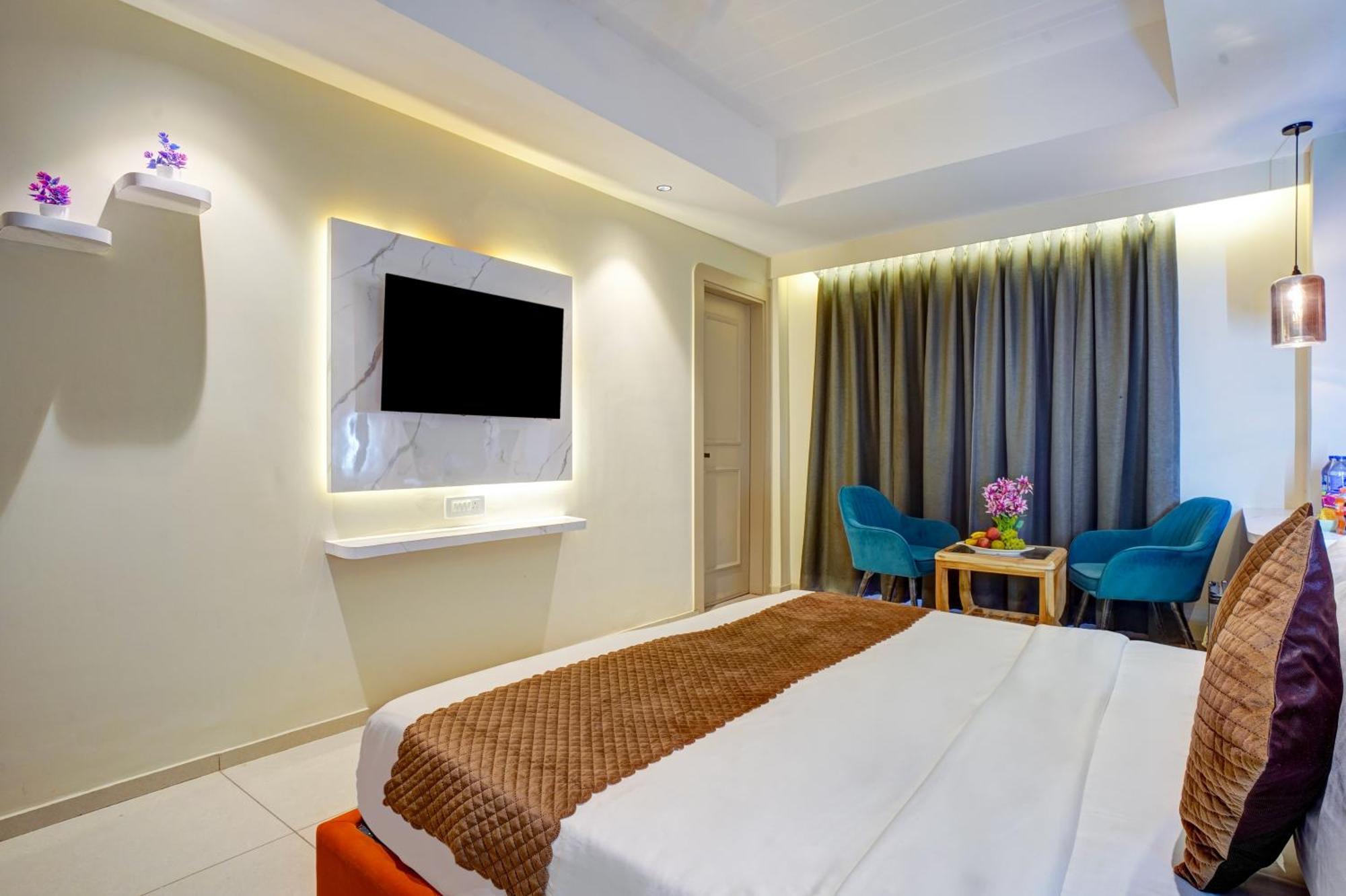 Rjk Stay - Sohna Road & Spaze It Park Gurgaon Esterno foto