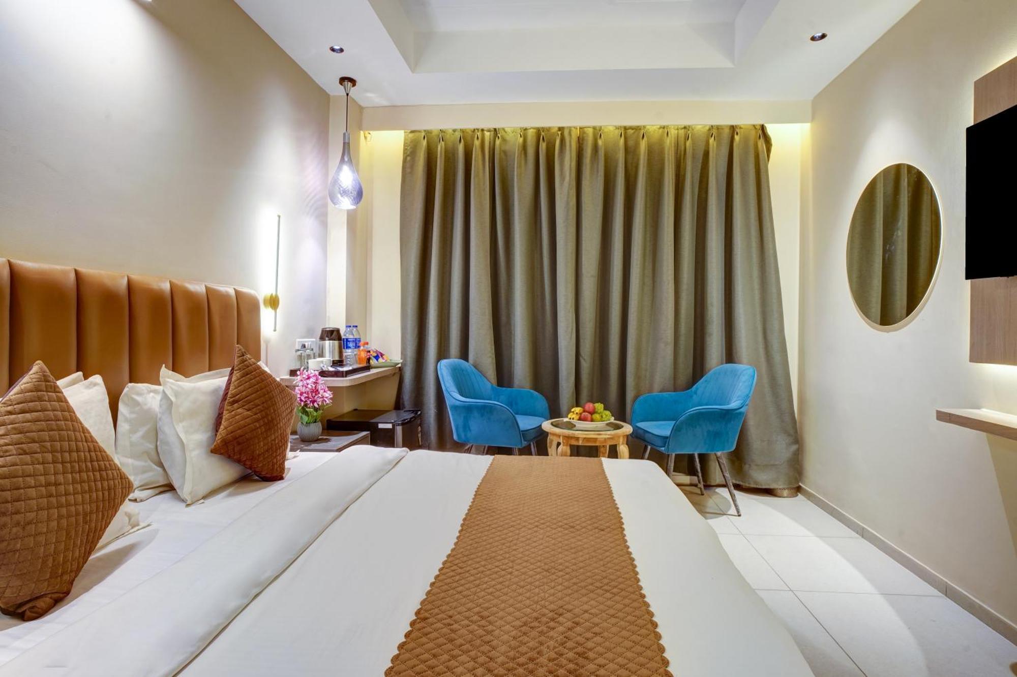 Rjk Stay - Sohna Road & Spaze It Park Gurgaon Esterno foto
